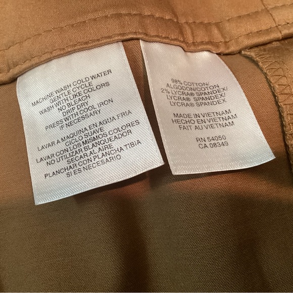 Jones New York Khaki Skirt - Picture 7 of 7
